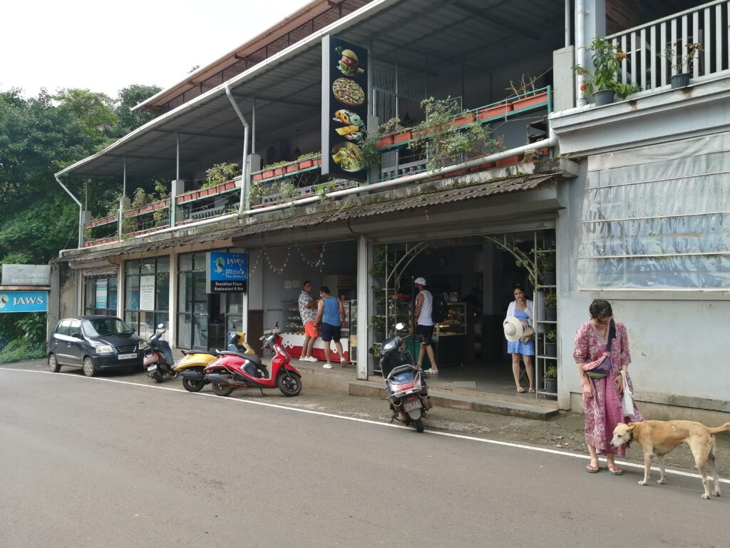 Jaws Restaurant and Bakeryの入り口