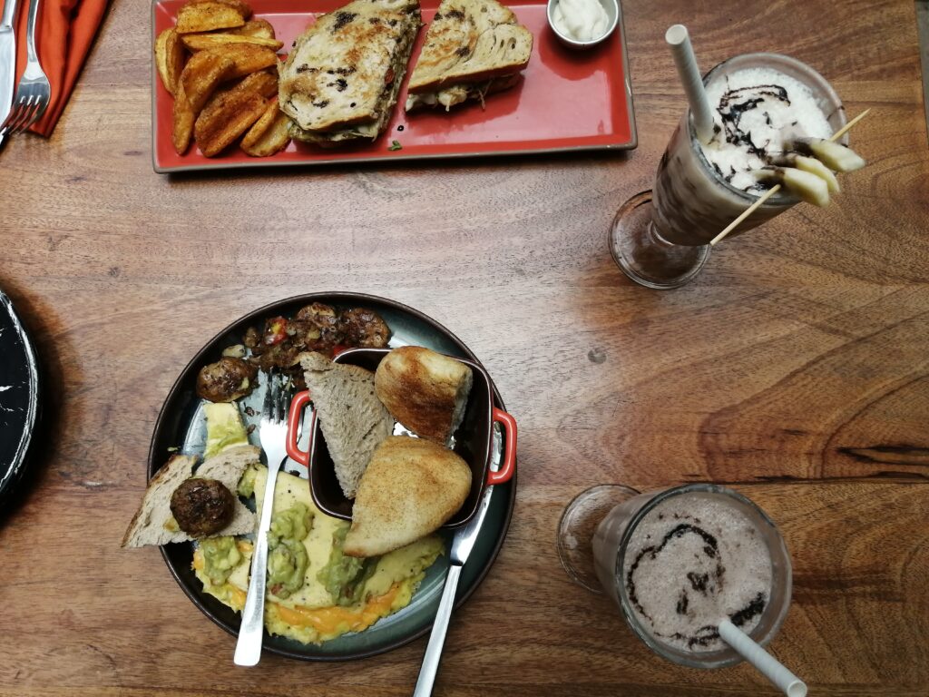 Cafe Avocadoで注文した料理と飲み物