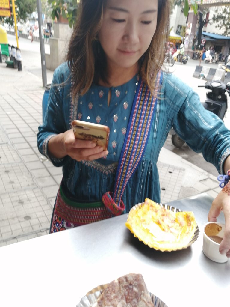 ホリゲの写真を撮る友人