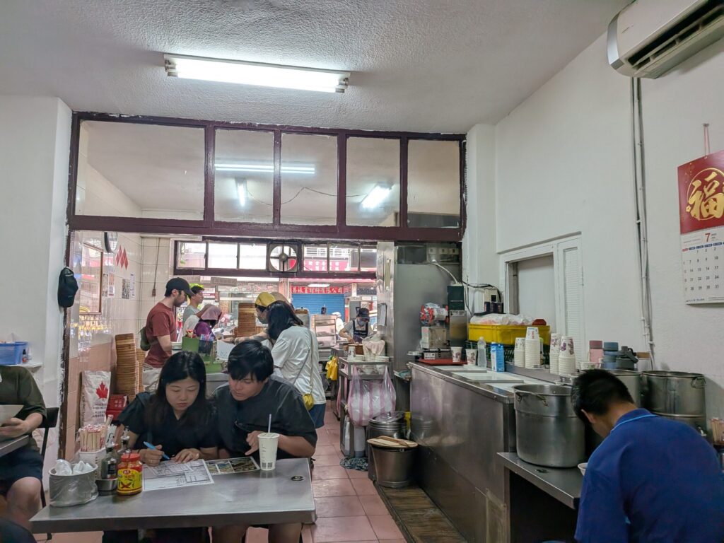 四海豆漿大王の店内