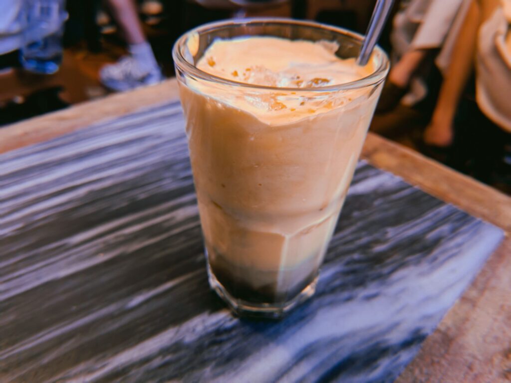 Cafe Giảngのアイスエッグヨークコーヒー