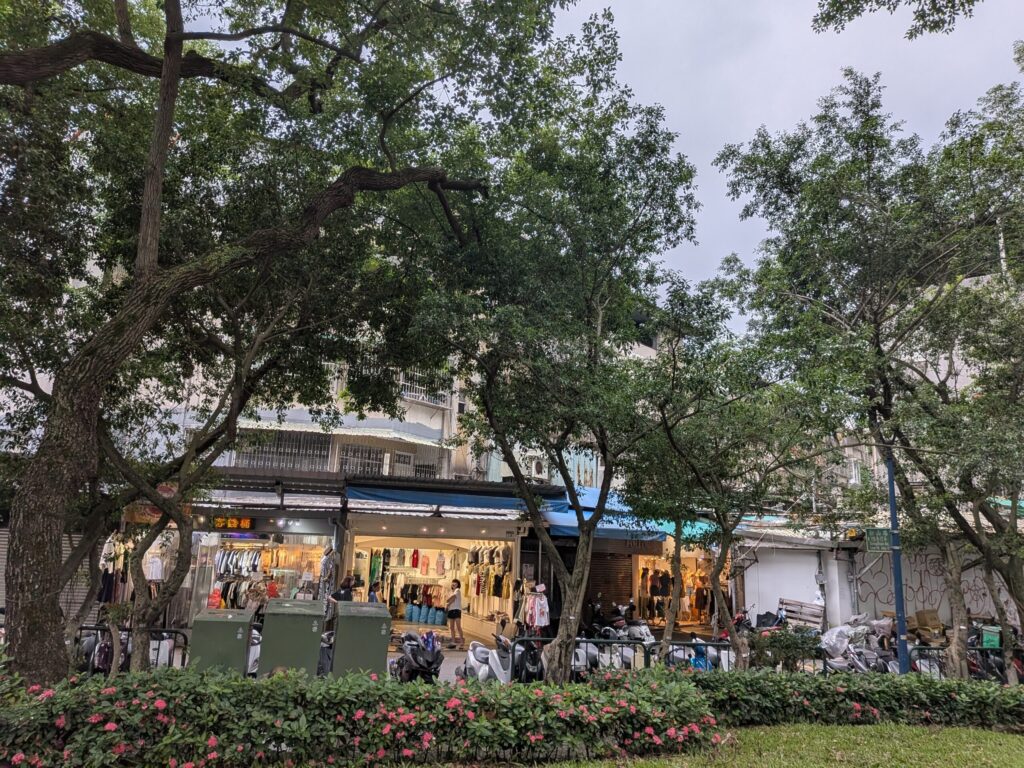 台北の五分埔の服飾問屋街