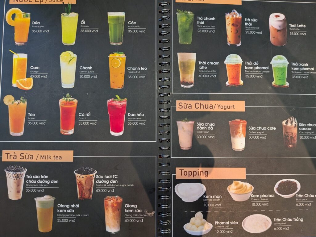 ベトナムのハノイのカフェ「Cafe Mẩu」のメニュー②